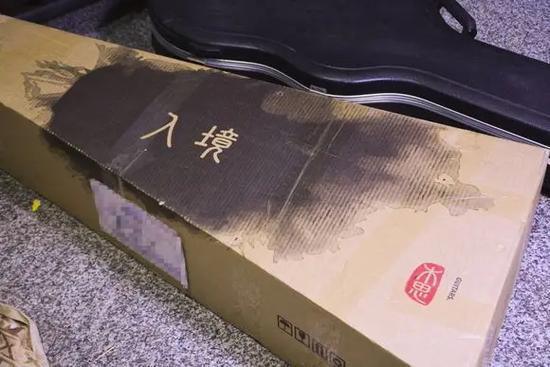 新门内部资料免费提供和387万放地上被偷与